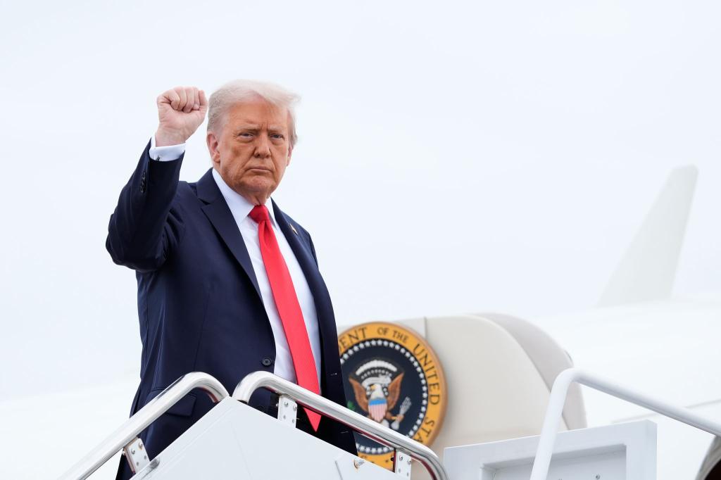 Donald Trump äußert sich zu möglichen weiteren Russland-Sanktionen. - Foto: Manuel Balce Ceneta/AP/dpa
