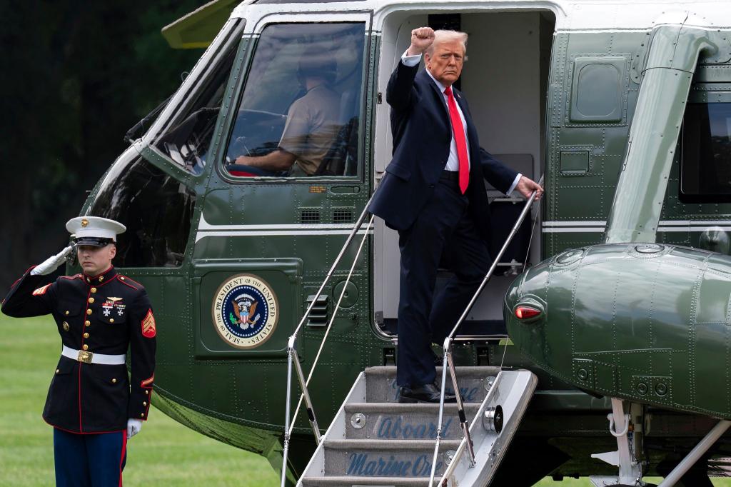 US-Präsident Donald Trump flog zum Finale der US Open nach New York. - Foto: Jose Luis Magana/FR159526 AP/AP/dpa
