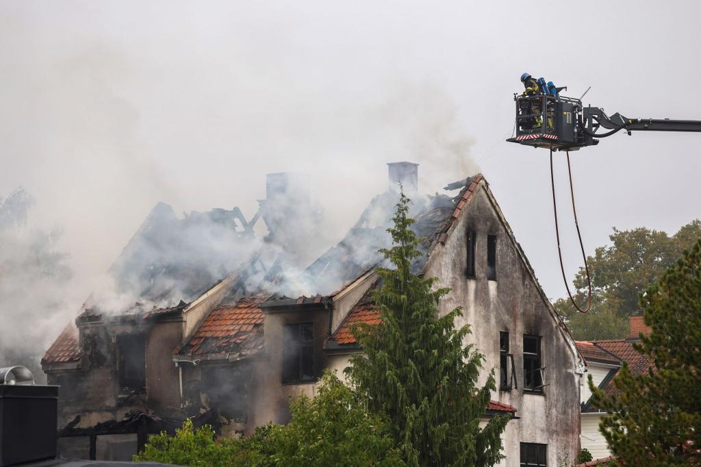 Nach einem Brand in einem Haus sind vier Frauen tot aufgefunden worden. - Foto: Geir Olsen/NTB/dpa