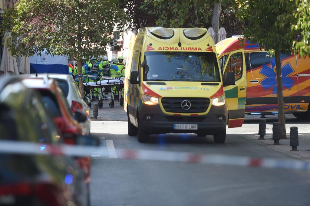 Mehrere Menschen wurden bei einer nach ersten Erkenntnissen durch eine Explosion in einem Wohn- und Geschäftshaus in Madrid zum Teil schwer verletzt. Nach ersten Erkenntnissen handelte es sich um eine Gasexplosion. - Foto: Gustavo Valiente/EUROPA PRESS/dpa