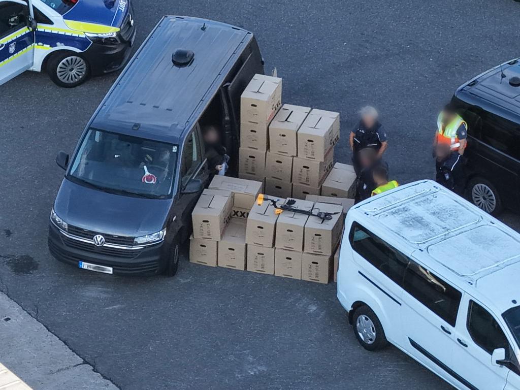 Ermittler haben im Hamburger Hafen mehr als 400 Kilogramm Kokain gefunden. - Foto: Fabian Höfig/NEWS5/dpa