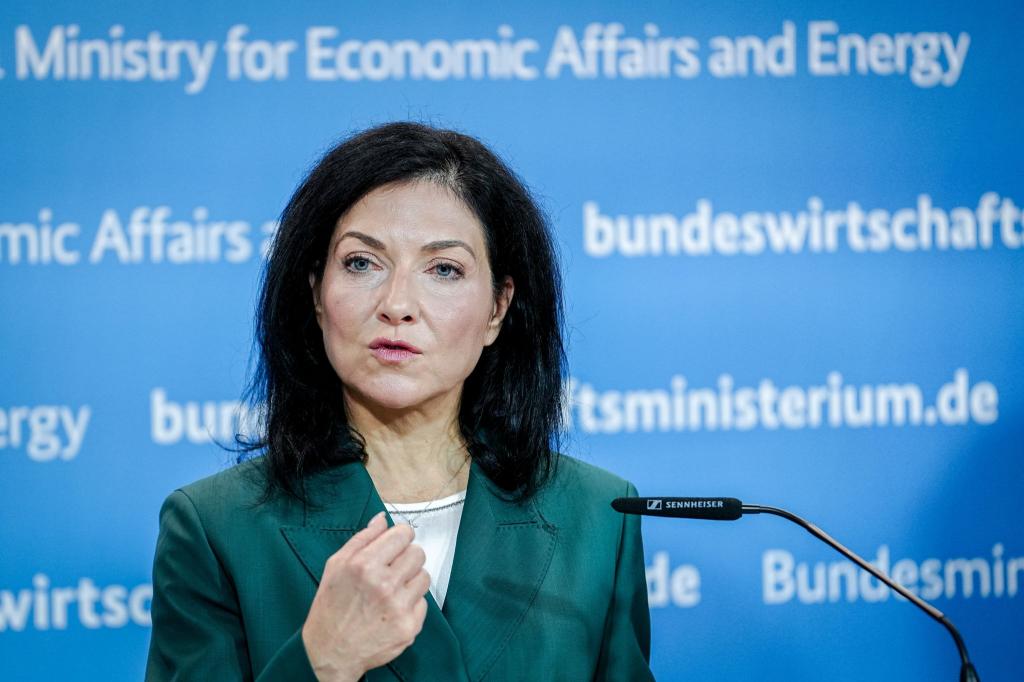 Ministerin Reiche will bei der Energiewende die Kosten auf den Prüstand stellen. - Foto: Kay Nietfeld/dpa