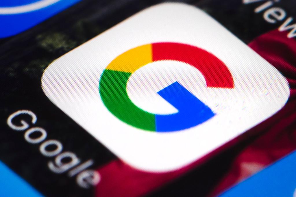 Google-Mutterkonzern Alphabet ist das viertteuerste Unternehmen am US-Aktienmarkt. - Foto: Matt Rourke/dpa