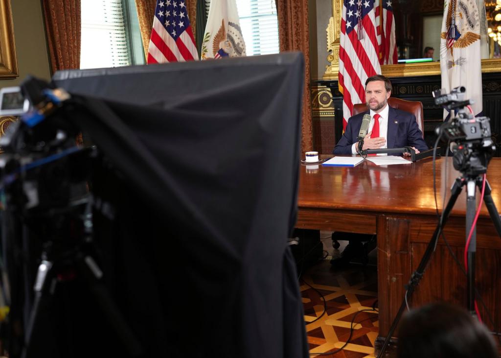 Im von Vance moderierten Podcast wurde Kirks Vermächtnis stark religiös gerahmt. - Foto: Doug Mills/The New York Times/Pool The New York Times/AP/dpa