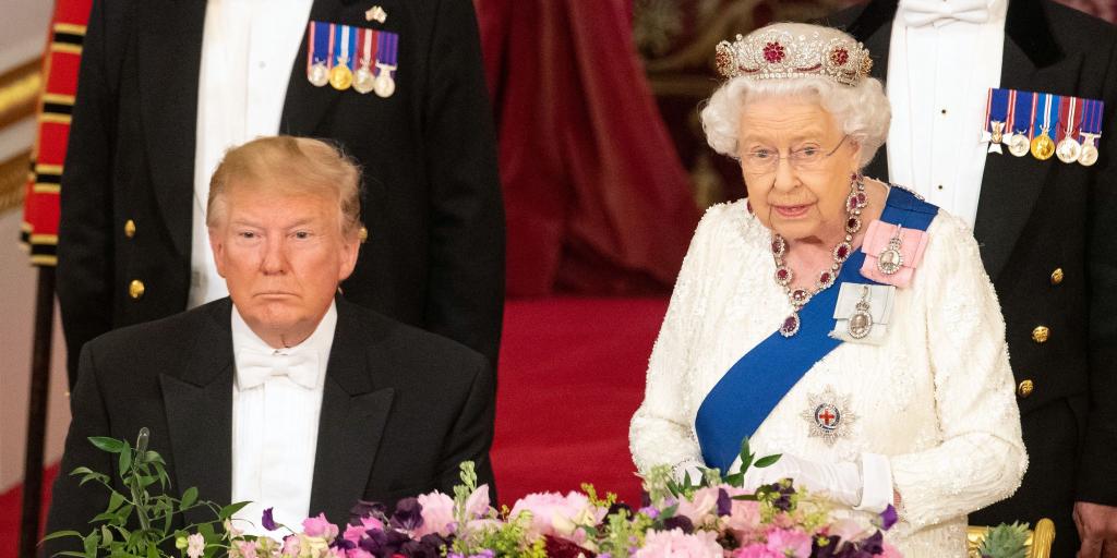 Trump war 2019 das erste Mal zum Staatsbesuch in Großbritannien und traf die Queen (Archivbild). - Foto: Dominic Lipinski/PA Wire/dpa