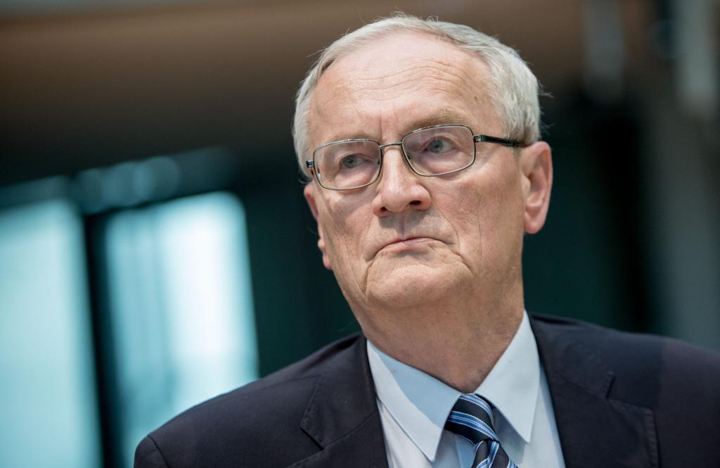 Die Hamburger Staatsanwaltschaft ermittelt gegen den früheren BND-Chef August Hanning. (Archivbild) - Foto: picture alliance / dpa