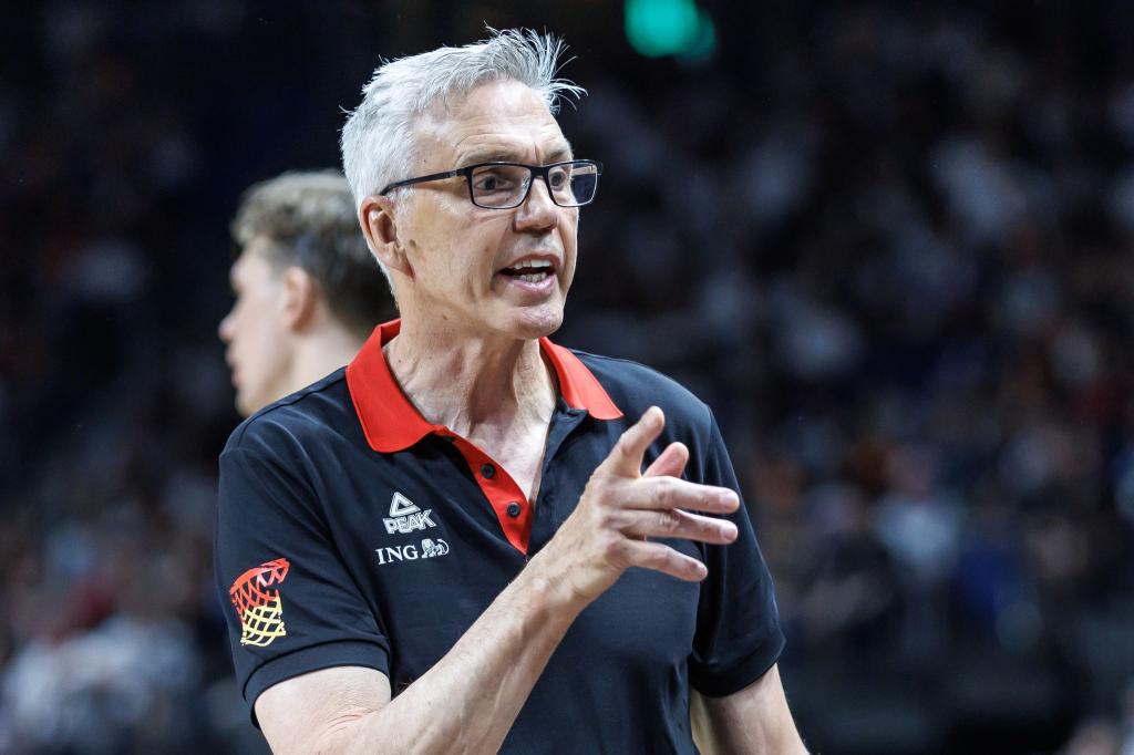 Ex-Nationaltrainer Gordon Herbert führte die deutschen Basketballer 2023 zum WM-Titel. (Archivbild) - Foto: Andreas Gora/dpa