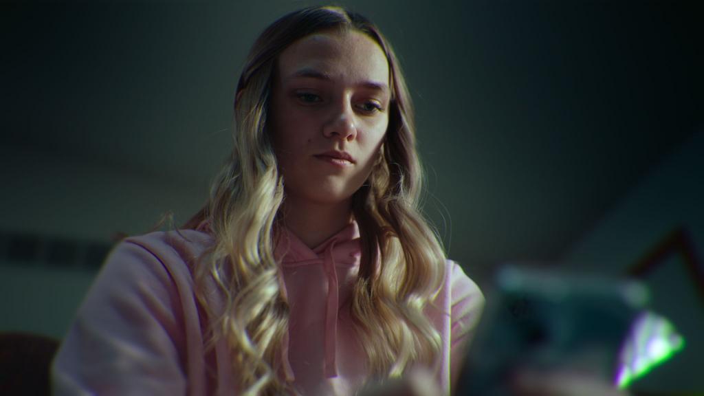 Das Stalking gegen Lauryn nimmt ungeheuerliche Ausmaße an. - Foto: Netflix/dpa
