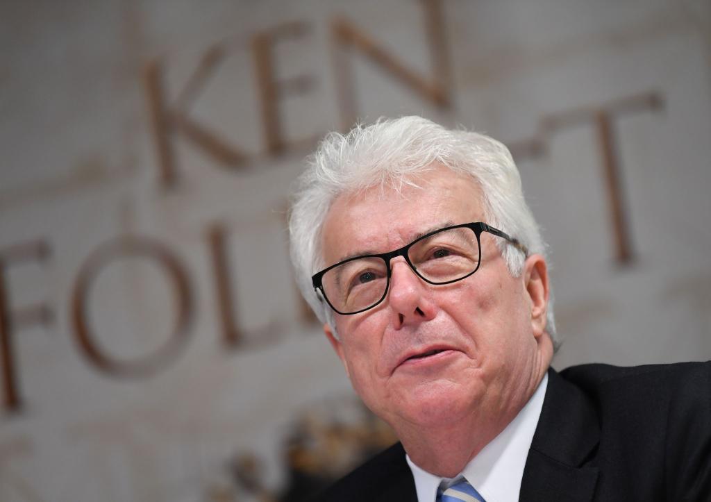 Ken Folletts neuer Roman spielt in der Jungsteinzeit - inklusive einer weiblichen Priesterkaste. (Archivbild) - Foto: Arne Dedert/dpa