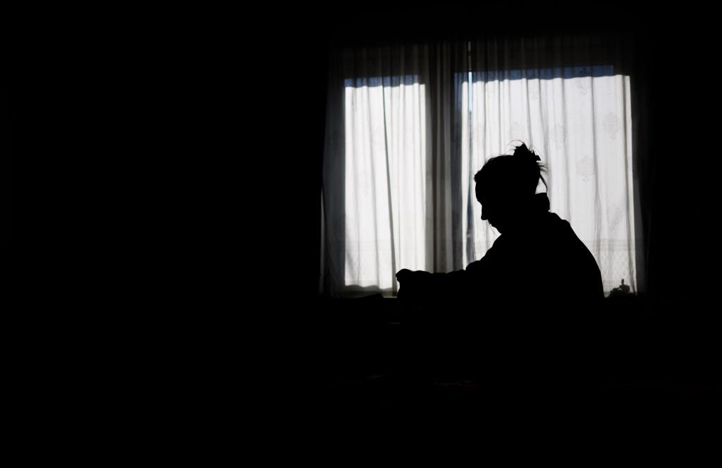 Die EU-Kommission hat ein neues Medikament gegen Wochenbettdepressionen zugelassen. (Symbolbild) - Foto: Julian Stratenschulte/dpa