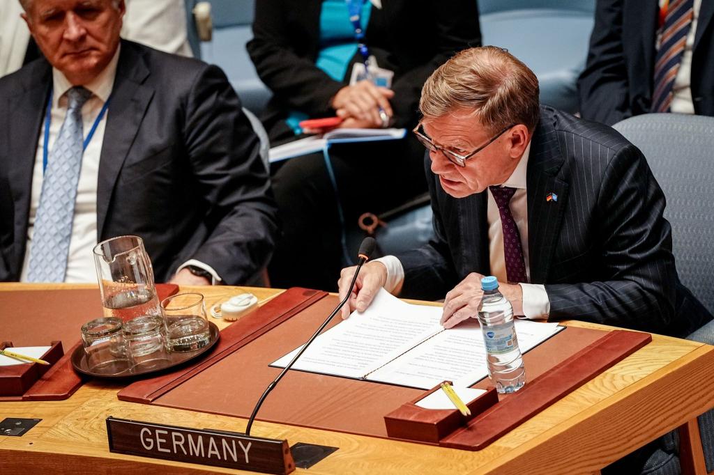 Außenminister Johann Wadephul (CDU) sowie seine Kollegen aus Frankreich und Großbritannien haben sich am Rande der UN-Vollversammlung in New York mit ihrem iranischen Kollegen getroffen. - Foto: Kay Nietfeld/dpa