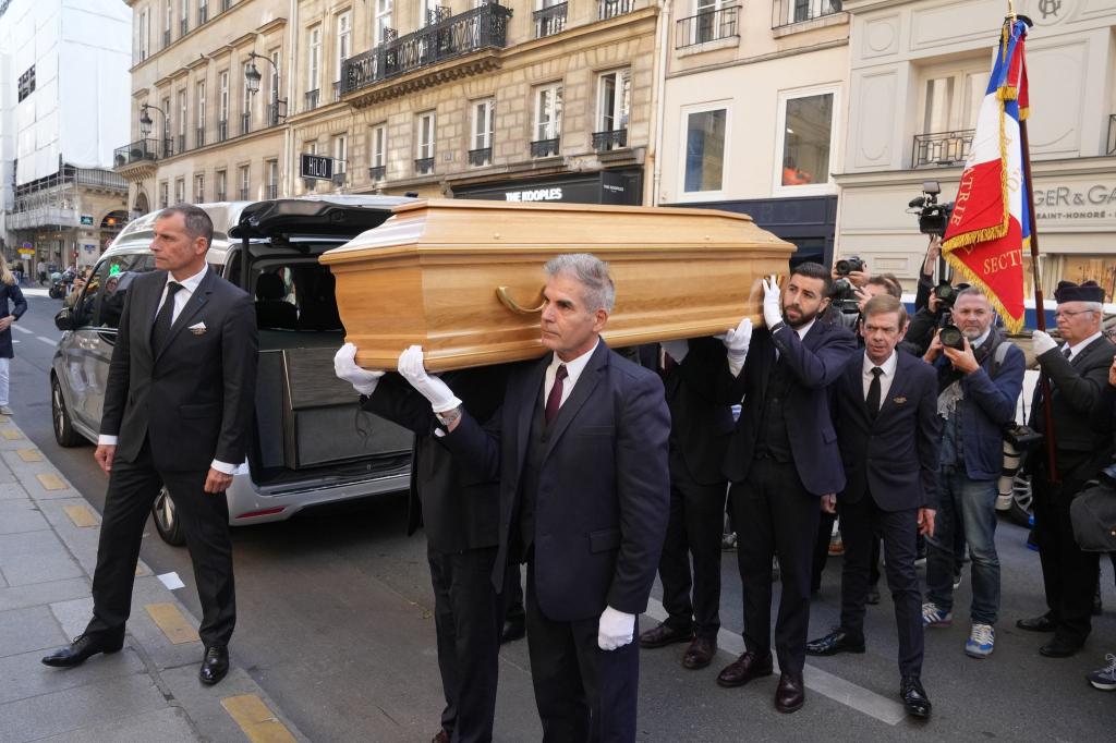 Ohne Blumen und Souvenirs - so wollte es die Familie. - Foto: Michel Euler/AP/dpa