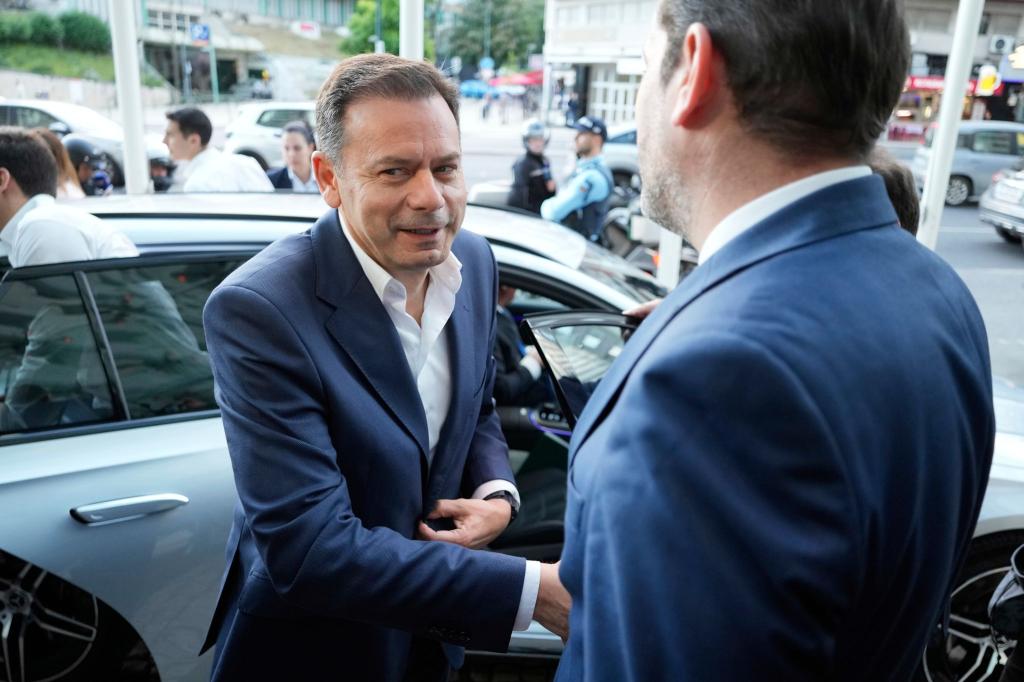 Unter Ministerpräsident Montenegro haben es Migranten in Portugal künftig schwerer. (Archivbild) - Foto: Armando Franca/AP/dpa