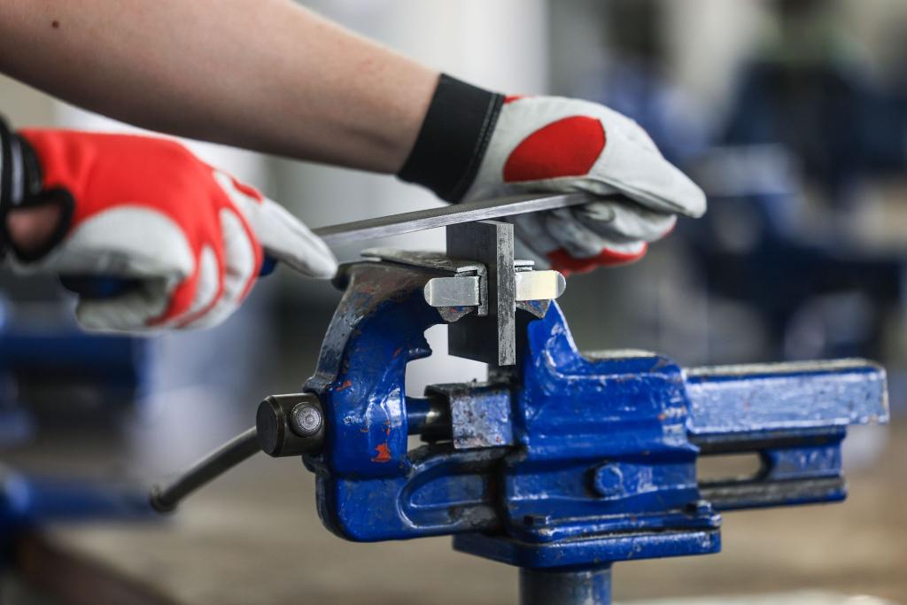 Der exportorientierte Maschinenbau leidet unter dem Zollstreit mit den USA. (Symbolbild) - Foto: Oliver Berg/dpa