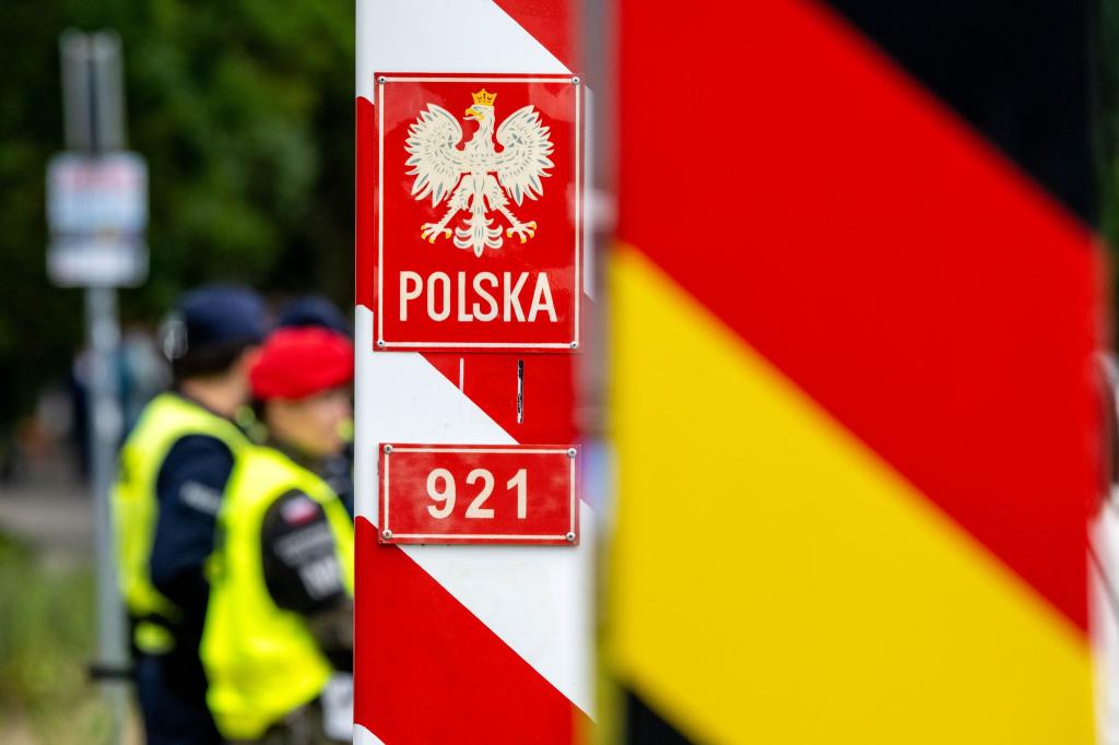 Die polnischen Kontrollen an der Grenze zu Deutschland werden bis zum 4. April verlängert. (Archivbild) - Foto: Stefan Sauer/dpa
