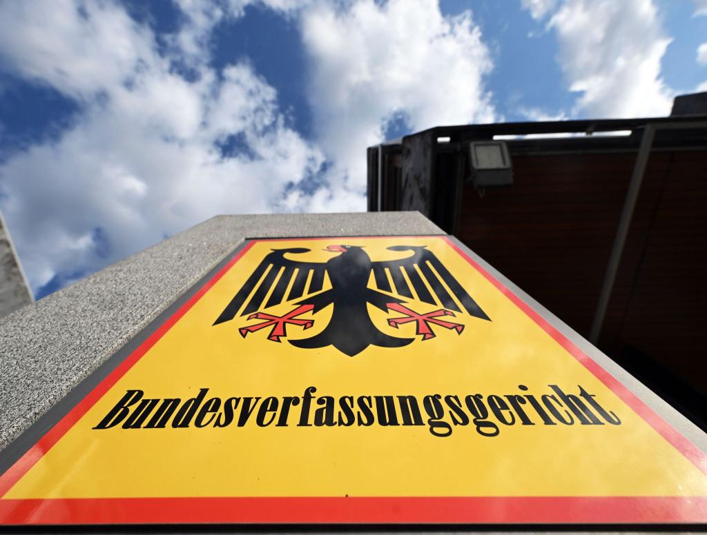 Das Bundesverfassungsgericht hat eine Verfassungsbeschwerde gegen die Verwendung von Anom-Chat-Daten geprüft. (Archivbild) - Foto: Uli Deck/dpa