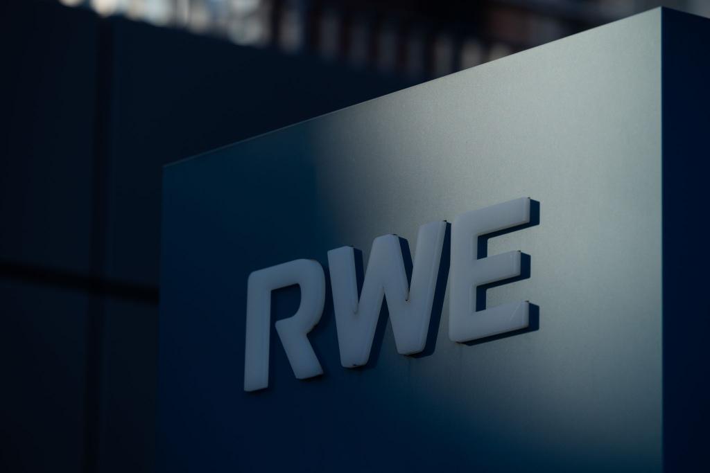 RWE hatte 2022 eine Absichtserklärung unterzeichnet. Vorgesehen war, ab 2027 300.000 Tonnen grünes Ammoniak aus Namibia zu beziehen. (Archivbild) - Foto: Rolf Vennenbernd/dpa