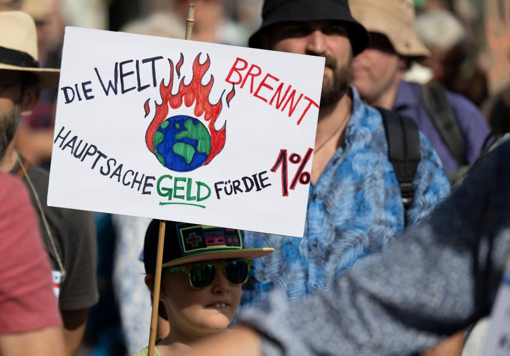 Die Unterstützung für Bewegungen für «Fridays for Future» ist einer Umfrage zufolge leicht gesunken. (Archivbild) - Foto: Boris Roessler/dpa