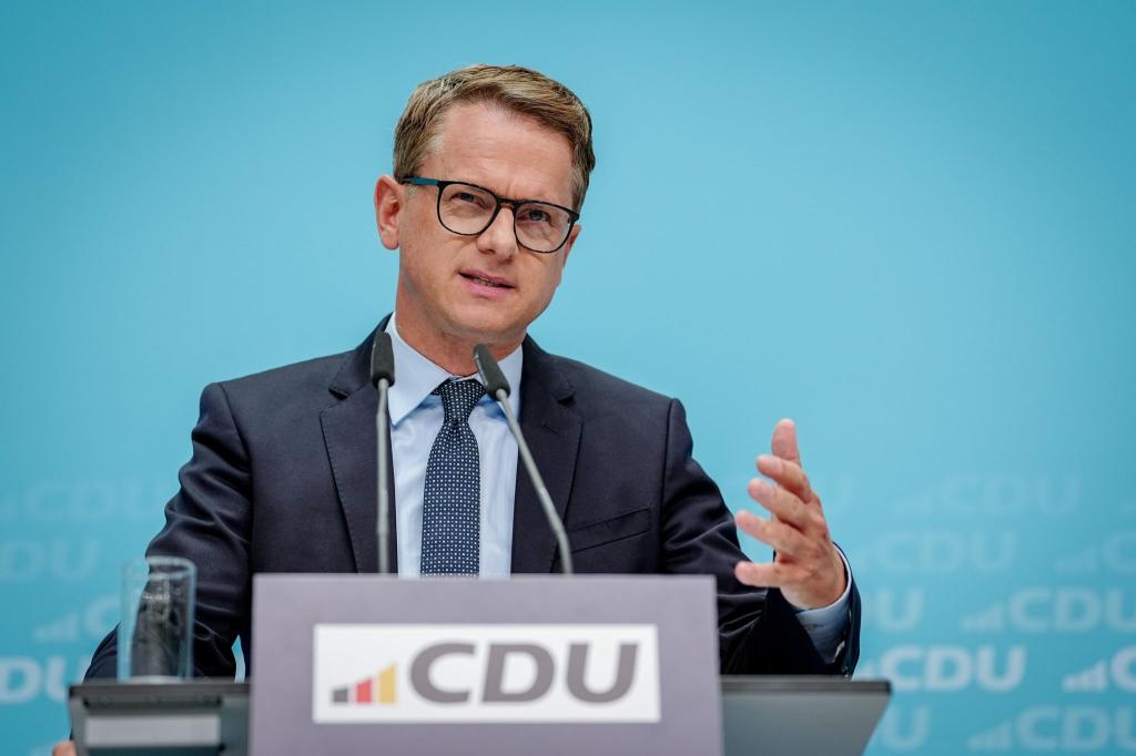 Carsten Linnemann ist offen für ein Social-Media-Verbot für Kinder und Jugendliche bis 16 Jahre. (Archivbild) - Foto: Kay Nietfeld/dpa