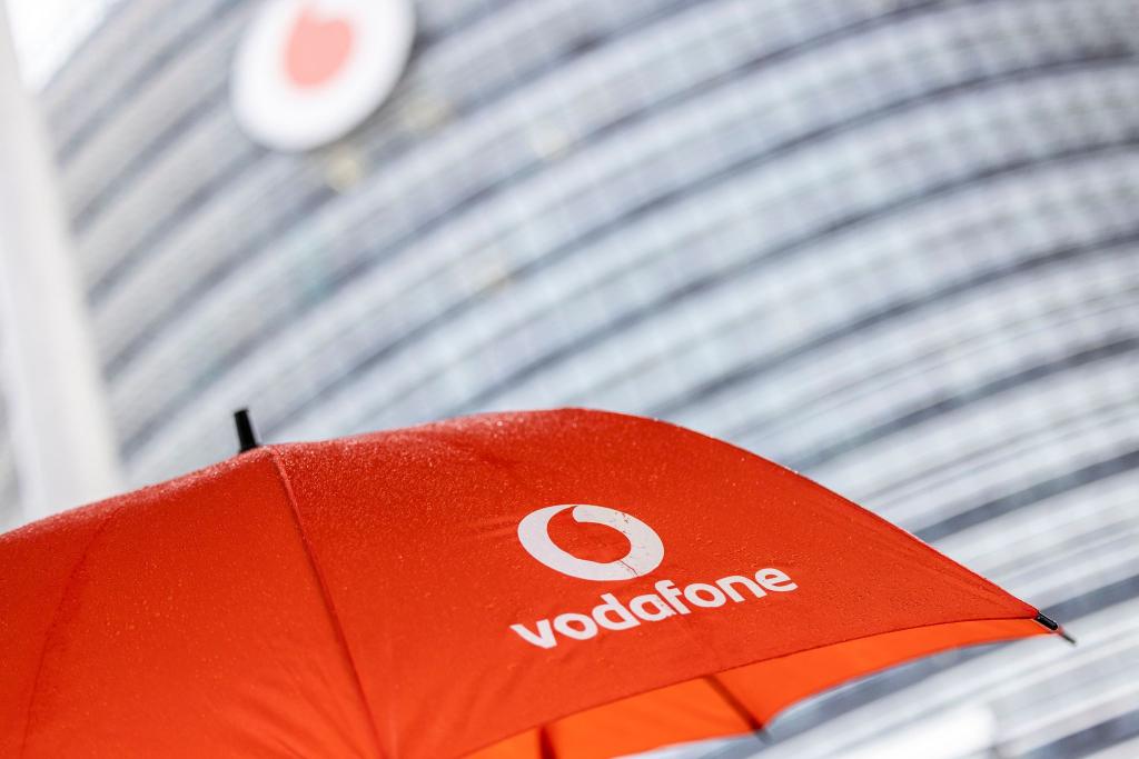 Internetverträge werden teurer - auch bei Vodafone. - Foto: Thomas Banneyer/dpa