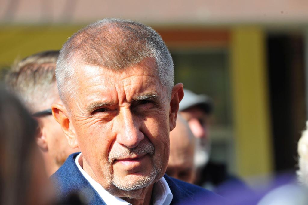 Der tschechische Milliardär und Gründer der Partei ANO, Andrej Babis, bei einem Wahlkampfauftritt im Prager Stadtteil Modrany. (Archivbild) - Foto: Michael Heitmann/dpa