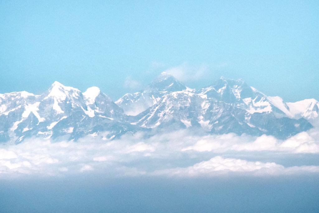 In Zeltlagern am Mount Everest sollen mehrere hundert Personen festsitzen. (Archivfoto) - Foto: Sina Schuldt/dpa