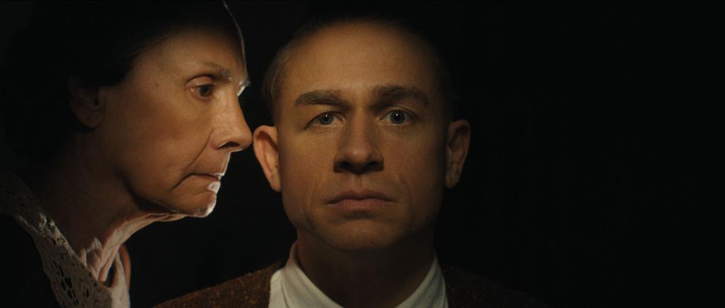 Ein Mörder und seine Mutter: «Monster: Die Geschichte von Ed Gein» - Foto: -/Netflix/dpa