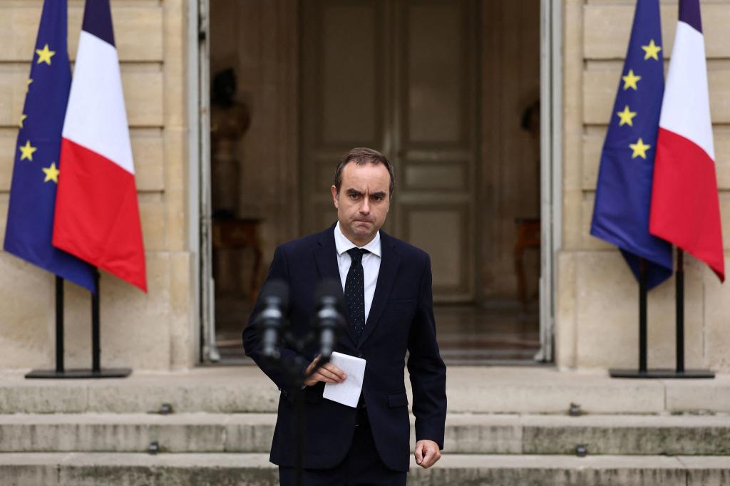 Der zurückgetretene Premier soll in Paris bis Mittwoch einen Ausweg aus der politischen Krise finden. - Foto: Stephane Mahe/Reuters Pool/AP/dpa