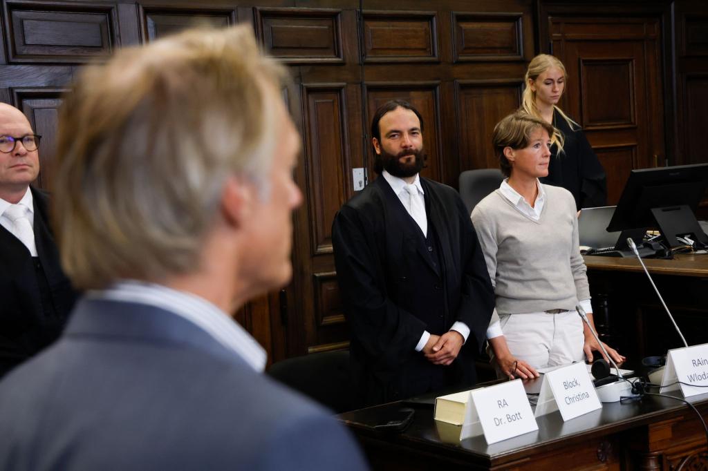 Der Verteidiger von Christina Block wies die Vorwürfe der Nebenklage zurück. - Foto: Georg Wendt/dpa Pool/dpa