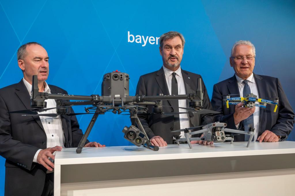 Ministerpräsident Söders Botschaft für den Umgang mit Drohnen ist klar: Abschießen statt Abwarten. - Foto: Peter Kneffel/dpa