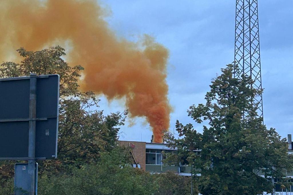Bei Aschaffenburg läuft ein großer Feuerwehreinsatz - Foto: Ralt Hettler/dpa