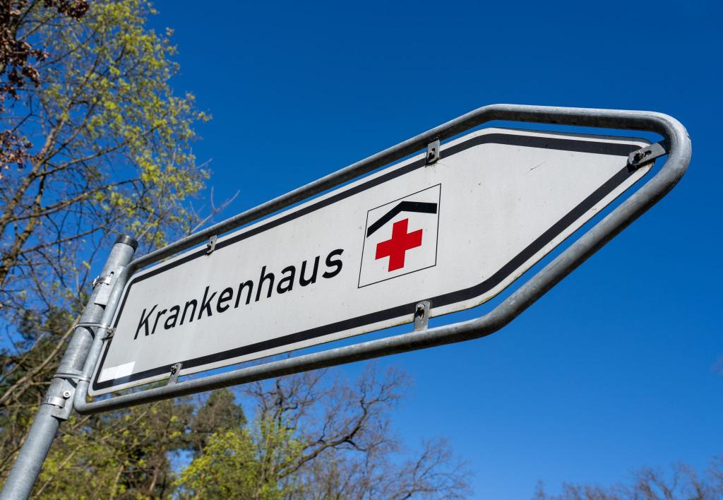 Die Bundesregierung bringt Nachbesserungen der Krankenhausreform auf den Weg. (Archivbild) - Foto: Soeren Stache/dpa
