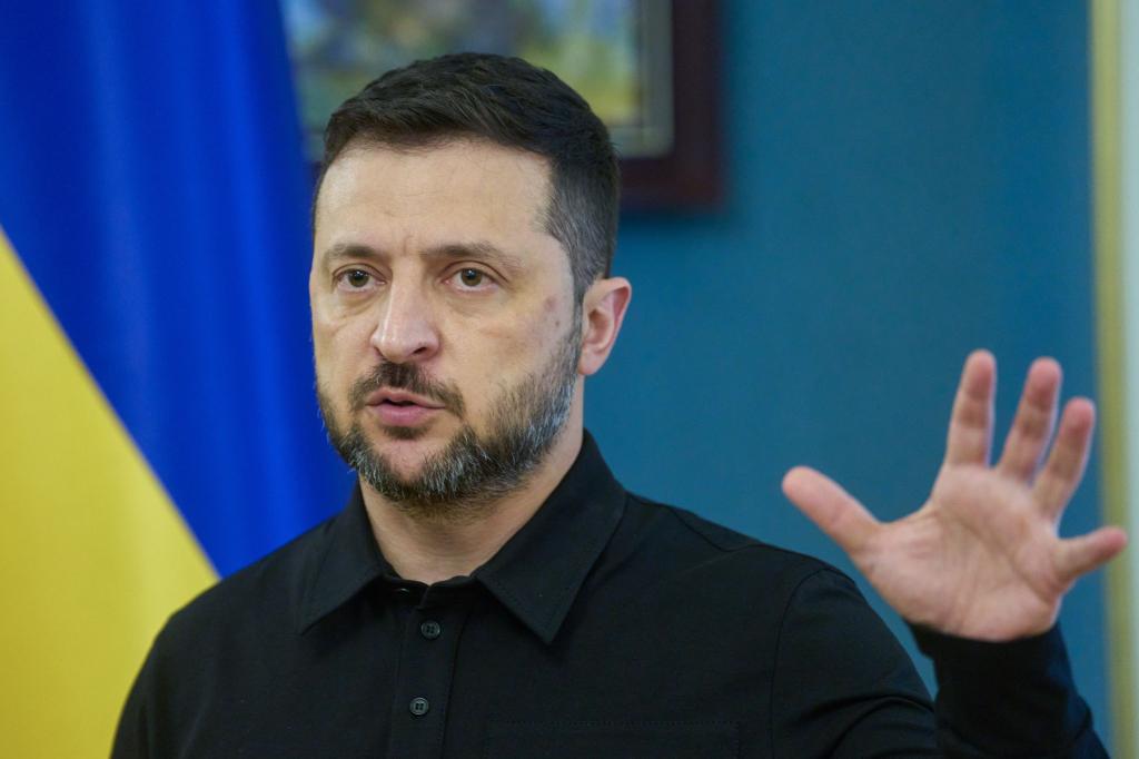 Der ukrainische Präsident Wolodymyr Selenskyj spricht von hohen russischen Verlusten vor Pokrowsk (Archivbild) - Foto: Efrem Lukatsky/AP/dpa