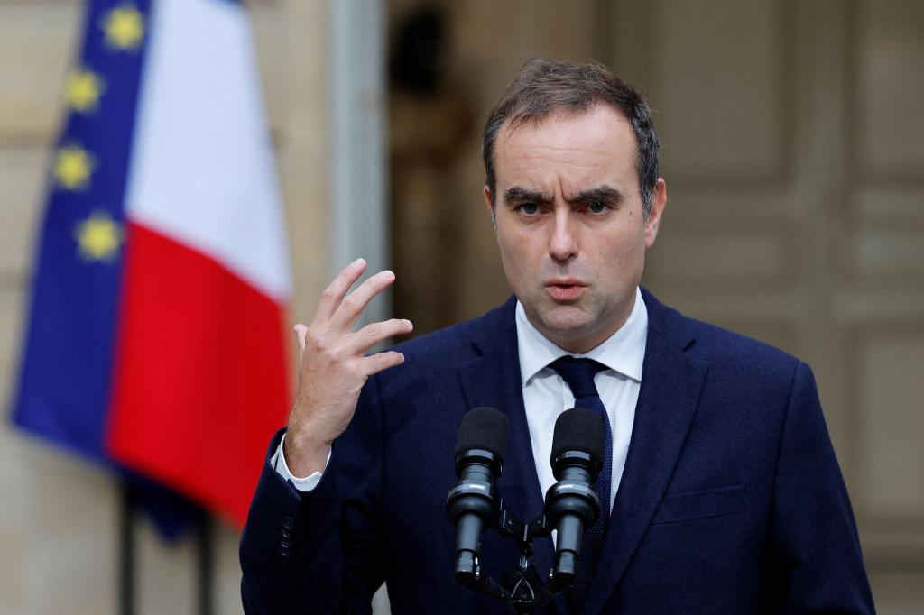 Lecornu ist verhalten optimistisch, dass es eine Lösung für die Regierungskrise gibt. - Foto: Stephanie Lecocq/Reuters Pool/AP/dpa