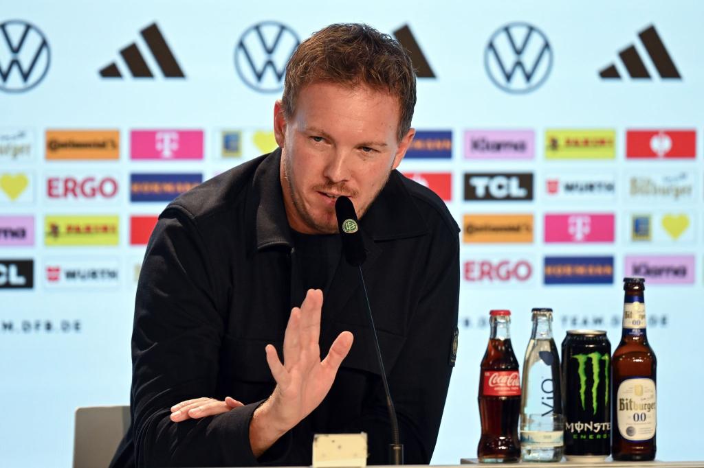 Julian Nagelsmann berichtet über seine Torwart-Pläne. - Foto: Federico Gambarini/dpa