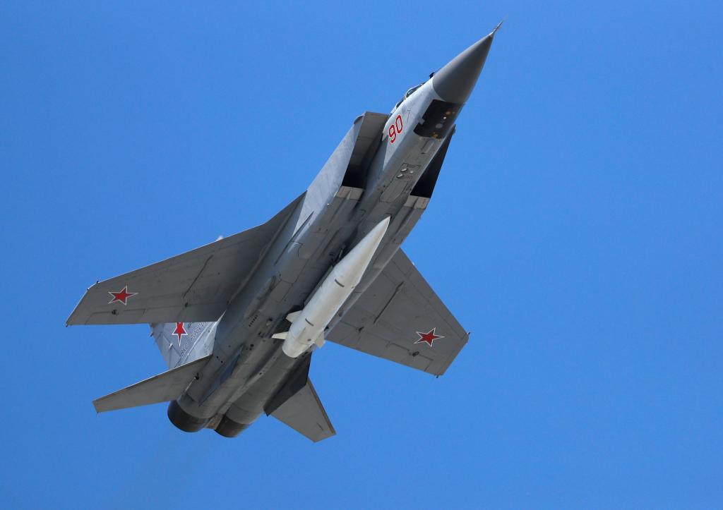 Russland setzt die MiG-31 intensiv im Krieg gegen die Ukraine ein. (Archivbild) - Foto: Pavel Golovkin/AP/dpa