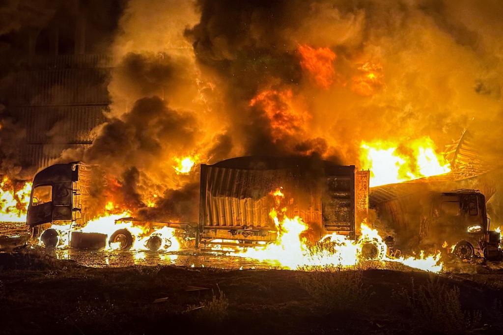 Russland verübt im Gebiet Odessa immer wieder Drohnenschläge gegen die Energieinfrastruktur. (Archiv) - Foto: Uncredited/Ukrainian Emergency Service/AP/dpa