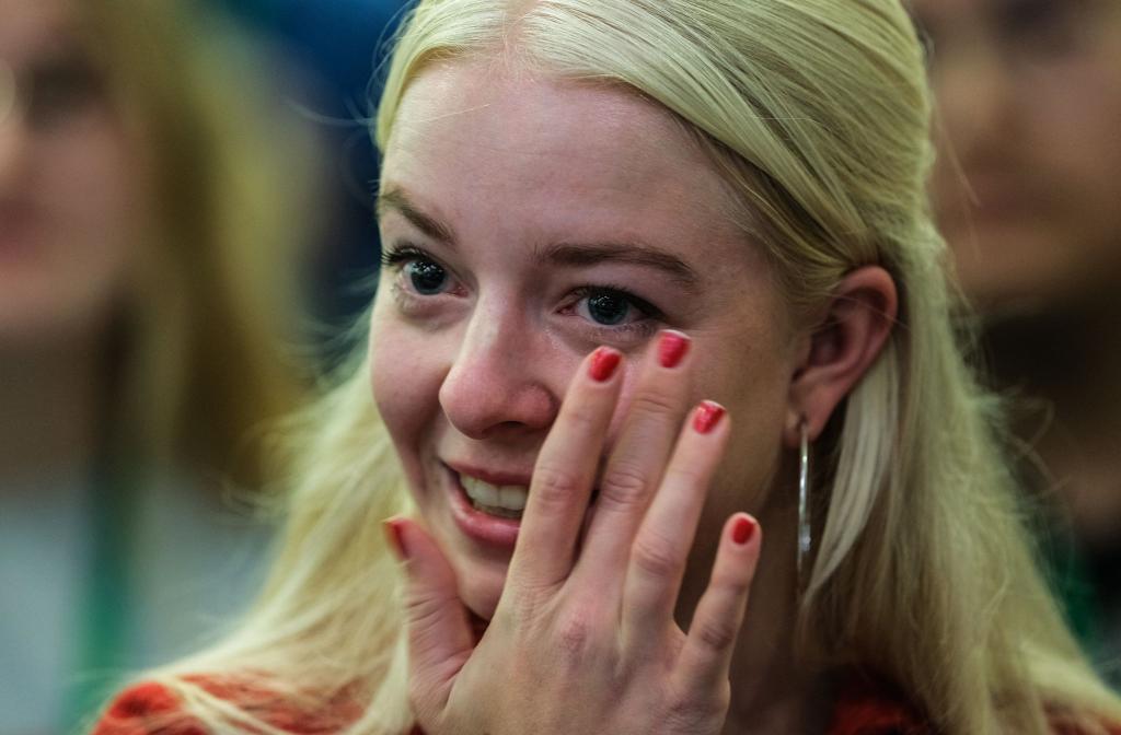 Zum Abschied flossen bei Jette Nietzard Tränen. - Foto: Sebastian Willnow/dpa