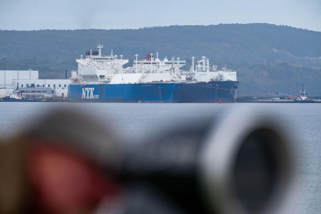 Über die Ostsee kam zuletzt wieder weniger LNG an Deutschlands Küste. - Foto: Stefan Sauer/dpa