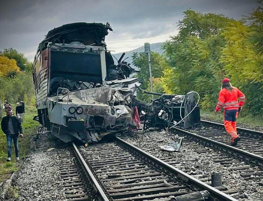 Der Zusammenstoß der beiden Personenzüge ereignete sich nahe dem Dorf Jablonov nad Turnou im Südosten der Slowakei, nahe der Grenze zu Ungarn. - Foto: Kr Pz V Košiciach/TASR/dpa