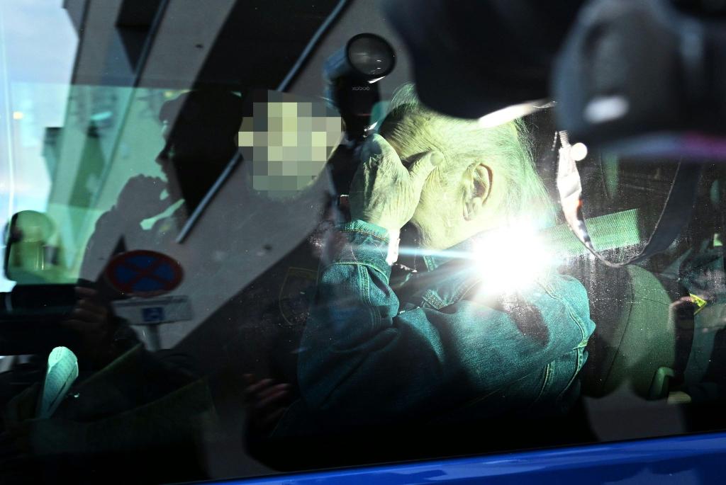 Die Justiz stellt dem Häftling eine negative soziale und mentale Prognose aus. (Archivbild) - Foto: Helmut Fohringer/APA/dpa