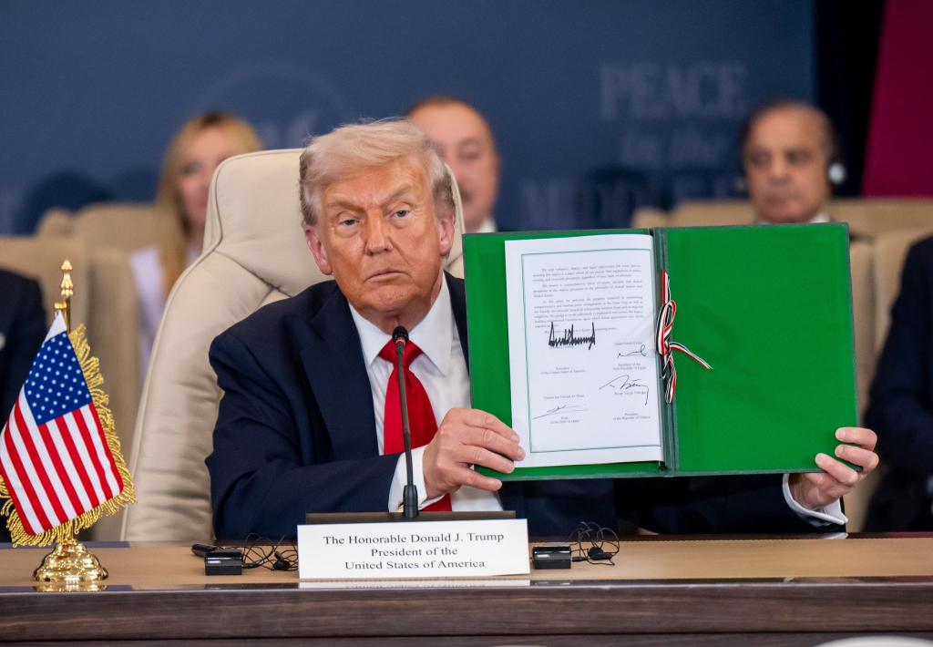 Trump feiert die Einigung als historisch - aber wie tragfähig ist sie wirklich? - Foto: Michael Kappeler/dpa
