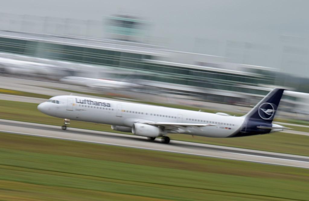 Klimaschutz ist auch für die Luftfahrtbranche ein entscheidendes Thema. (Archivbild) - Foto: Malin Wunderlich/dpa