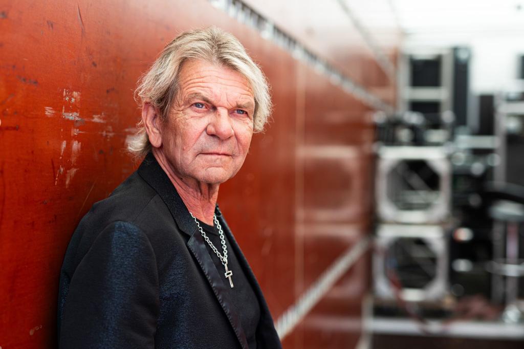 Der Hit «Verdammt ich lieb' dich» ist Ausgangspunkt für eine Tour von Schlagerstar Matthias Reim im kommenden Jahr. (Archivbild) - Foto: Michael Matthey/dpa
