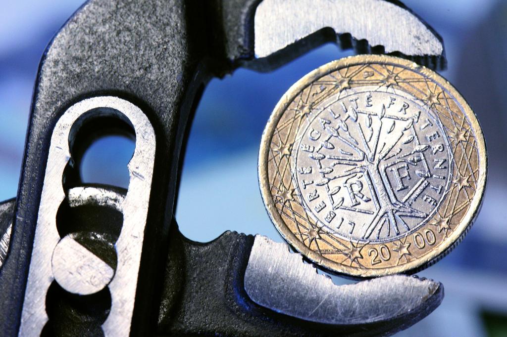 S&P senkt Einstufung: Frankreich drohen höhere Zinszahlungen - Foto: Tobias Kleinschmidt/dpa