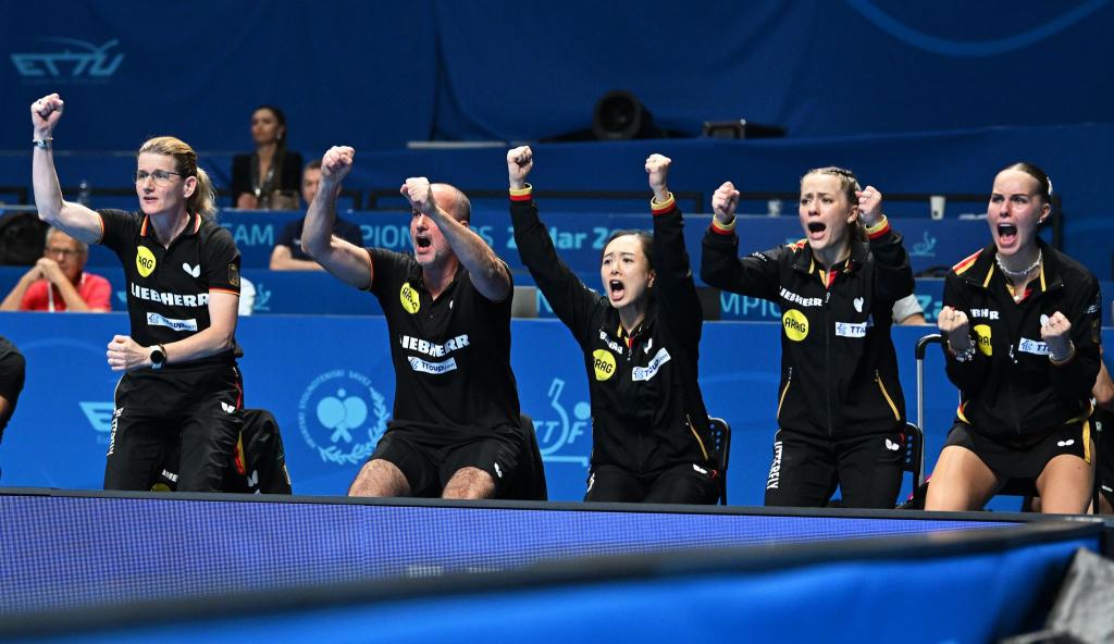 Die deutschen Tischtennis-Frauen haben den EM-Titel gewonnen. - Foto: Manfred Schillings/dpa