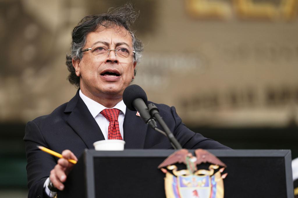 Kolumbiens Präsident Gustavo Petro wirft den USA vor, in kolumbianischen Gewässern einen Unschuldigen getötet zu haben. (Archivbild) - Foto: Ivan Valencia/AP/dpa
