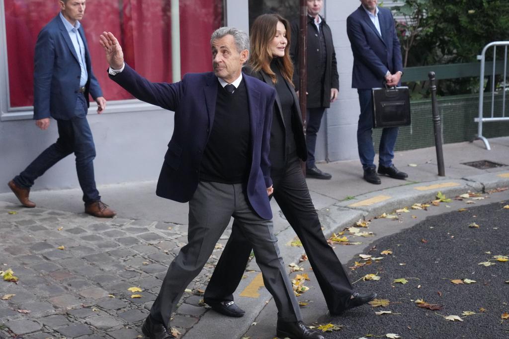 Sarkozy tritt seine Haft an. - Foto: Thibault Camus/AP/dpa