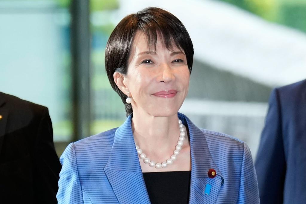 Mit der national-konservativen Sanae Takaichi übernimmt in Japan erstmals eine Frau das Amt des Regierungschefs. - Foto: Eugene Hoshiko/AP/dpa