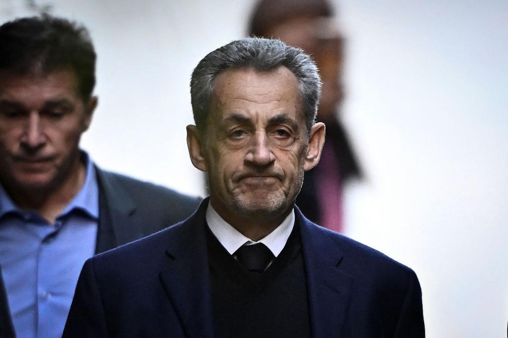 Ex-Präsident Sarkozy hat seine Haft angetreten. - Foto: Julien De Rosa/AFP/dpa